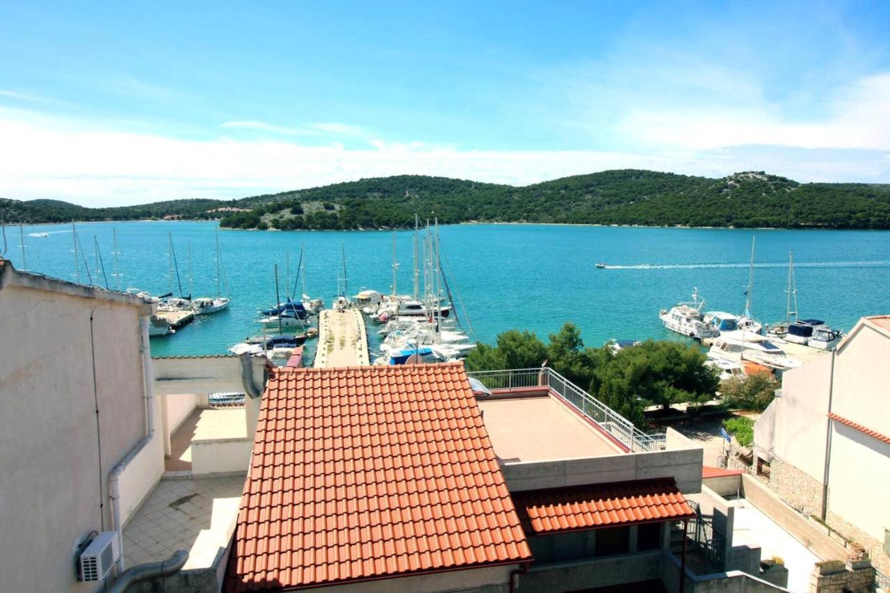Charming Apartment In Tisno With 2 Bedrooms And Air Conditioning Exterior photo